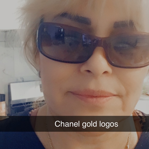 Chanel logos original with code sunglasses with case only. - Picture 9 of 13